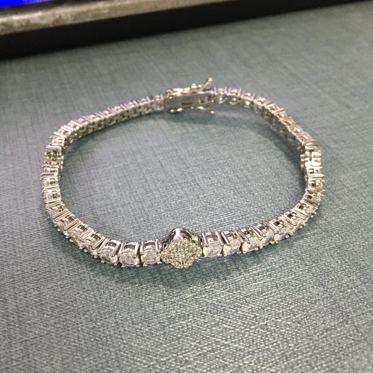 UWIN Tennis Bracelet Iced Out Cubic Zirconia Women Bangle Fashion Luxury Hiphop Jewelry